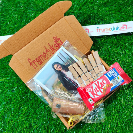 Polaroids Hamper with Light, Clip - Yaadric