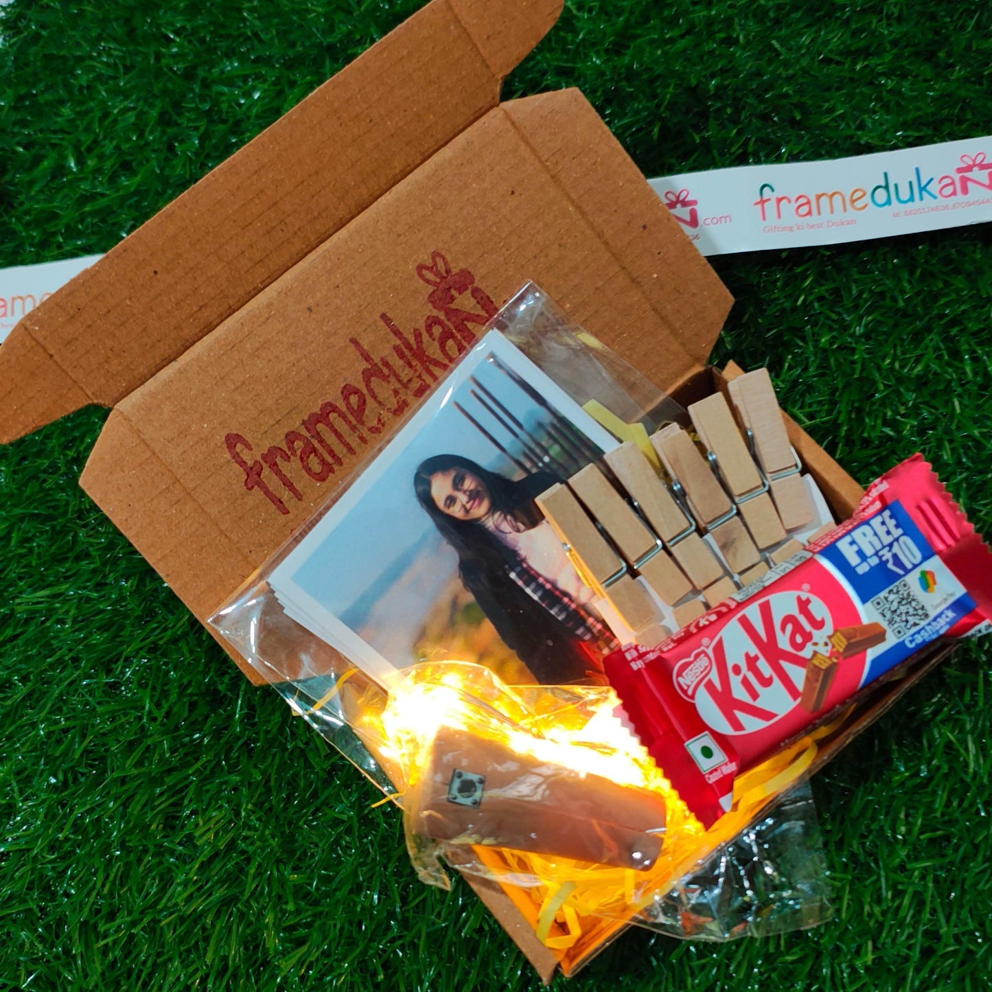 Polaroids Hamper with Light, Clip - Yaadric